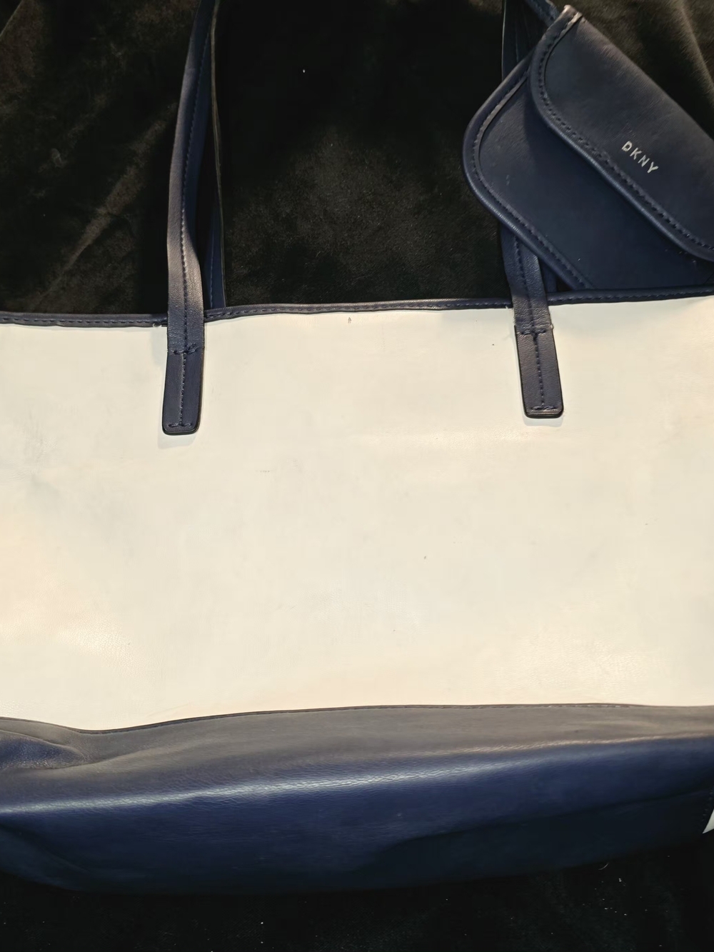 DKNY Totebag - Picture 3 of 3